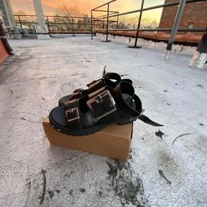 ‼️SOLD‼️Leather Chunky Flats